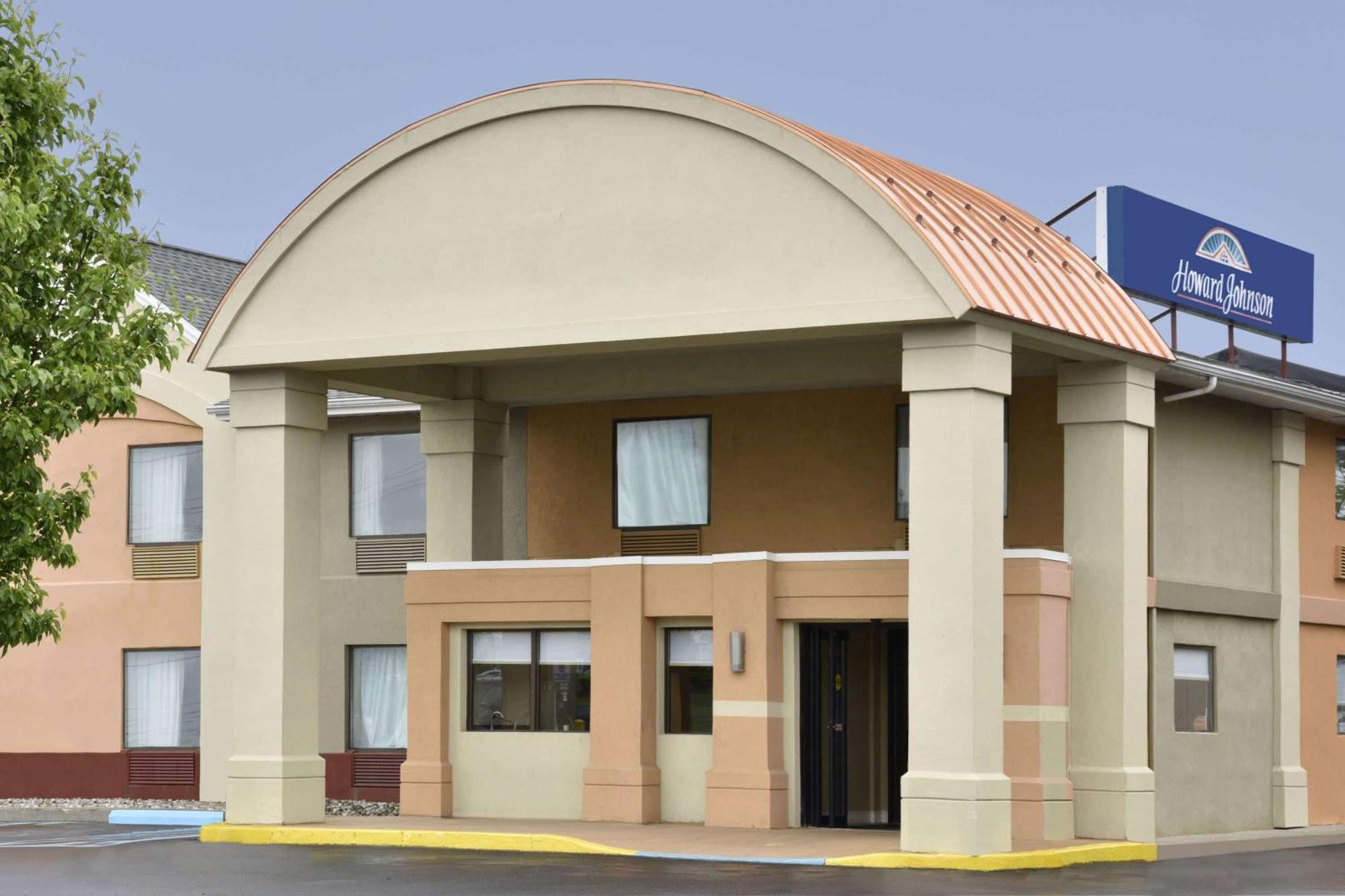 Where to Stay Near Keck Park: 4 Hotels Worth Booking