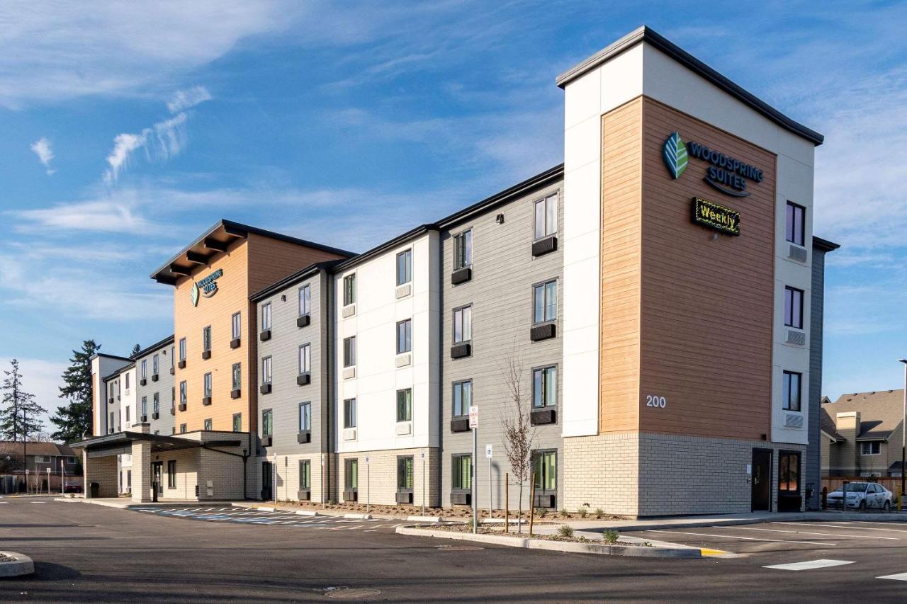 Staying Near Portland Air Force Reserve: 2 Couple Hotels Compared
