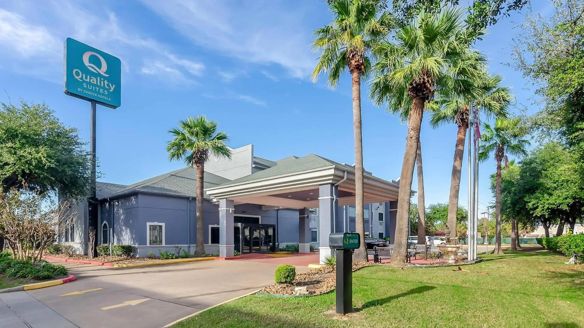 Where to Stay Near Steeplechase Shopping Center: 7 Best Business Hotels