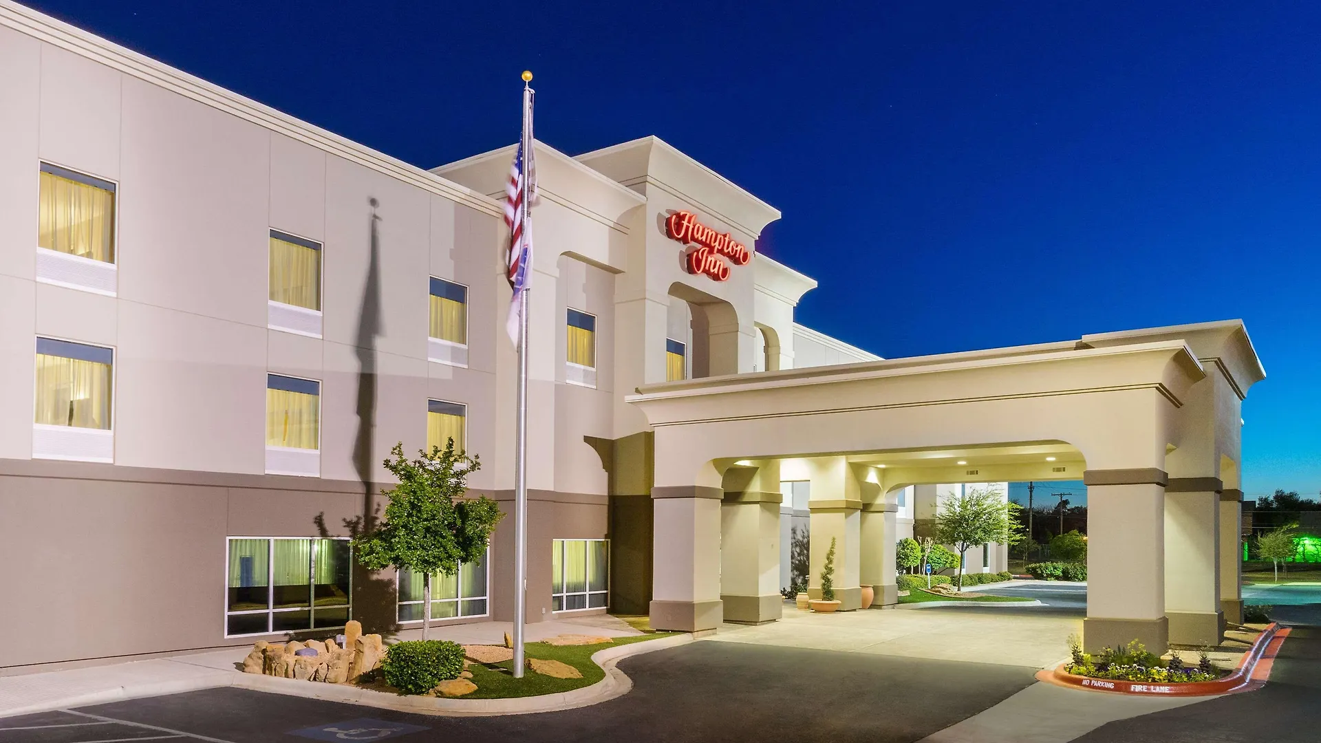 4 Design Hotels Near Ellen Noel Art Museum That Deliver