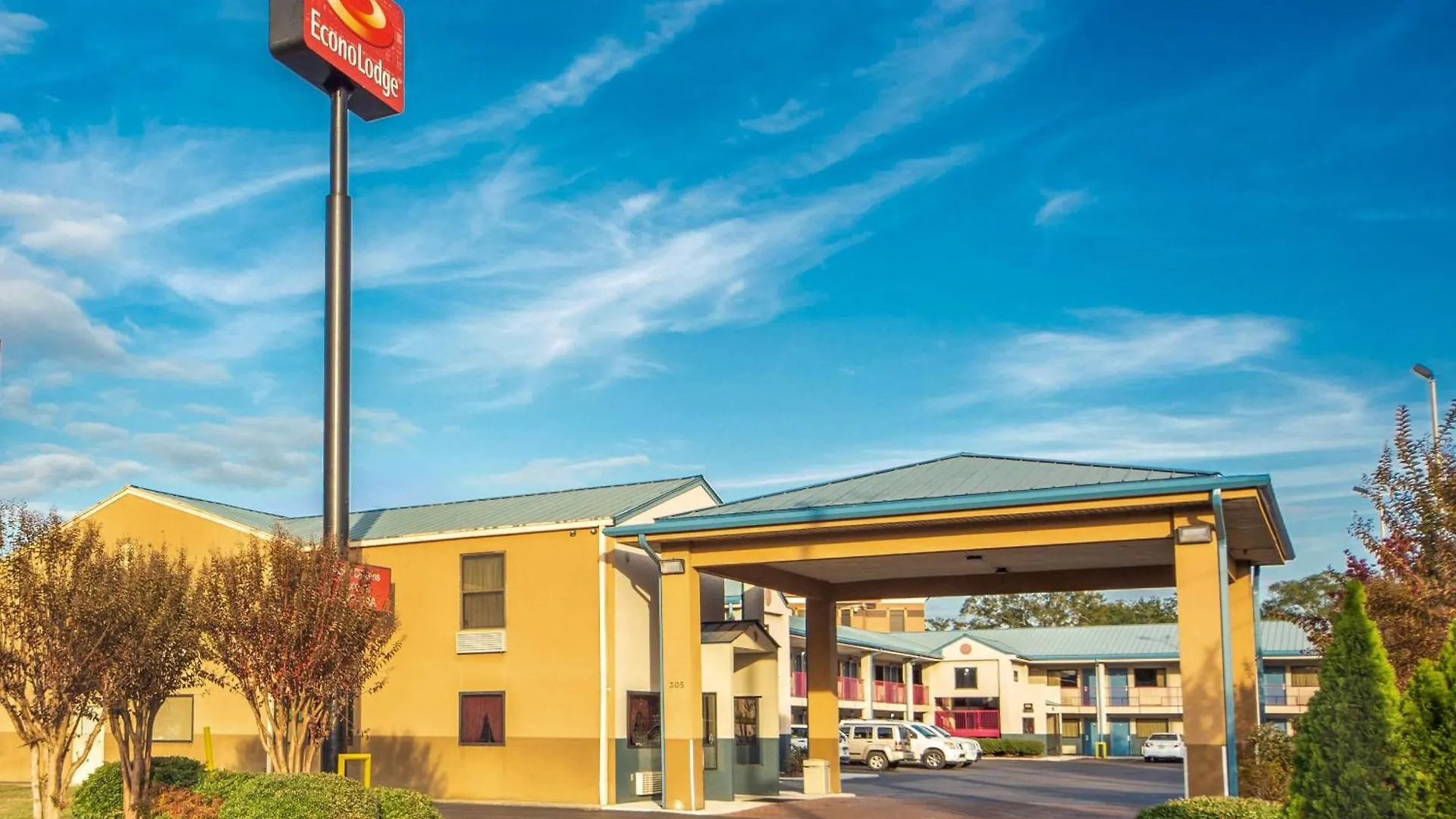 15 Lodge Hotels in the American South That Deliver Real Value