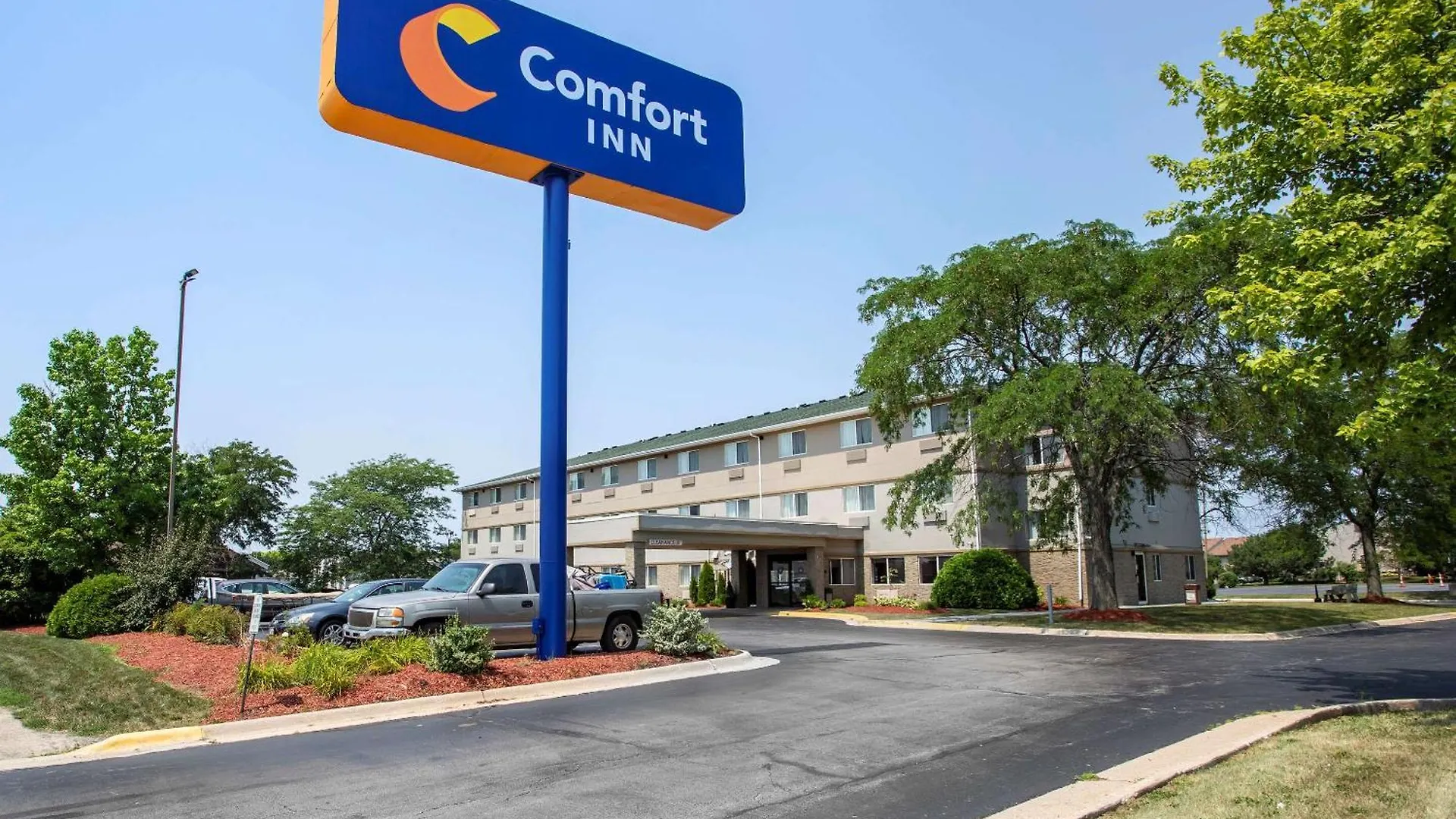 4 Hotels Close to Rockford Plaza That Are Worth Booking
