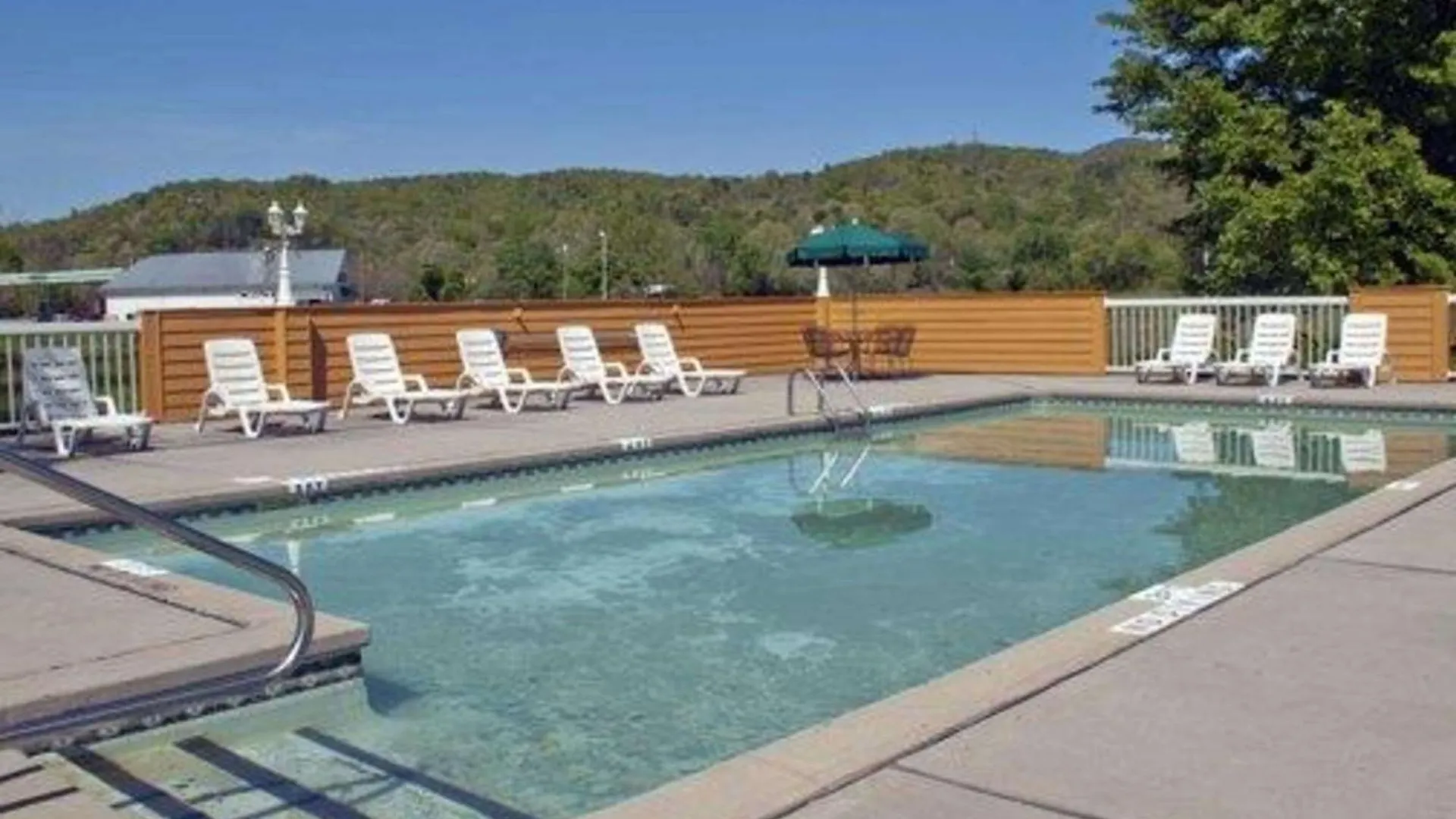 Staying in Blue Ridge Mountains: 5 Inns Compared