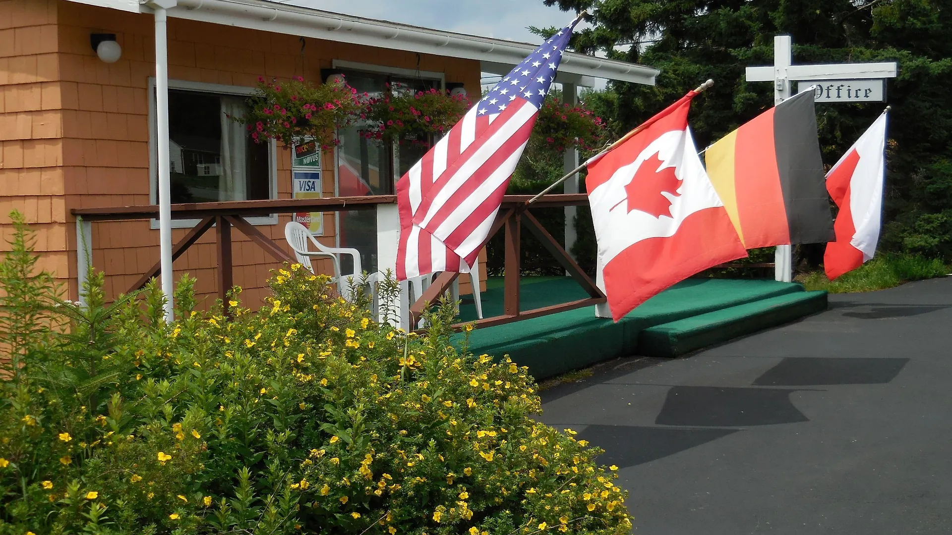 Staying Near Lamoine State Park: 4 Motels Compared